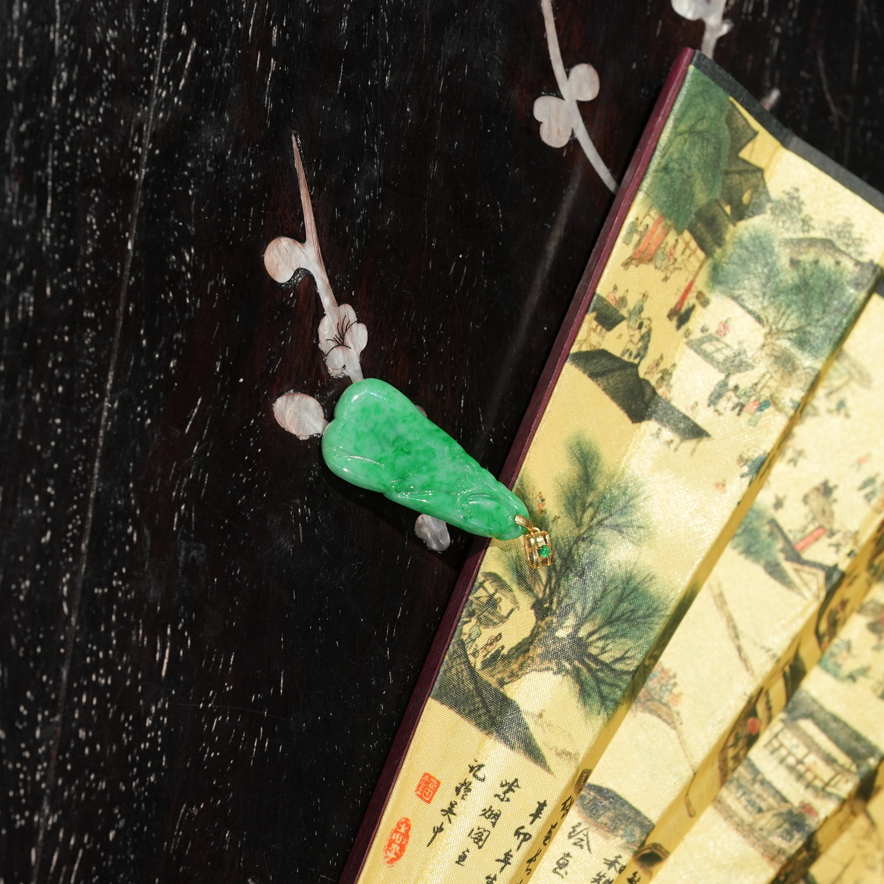 1.8香港王老板-翡翠18k金镶嵌吊坠3y803