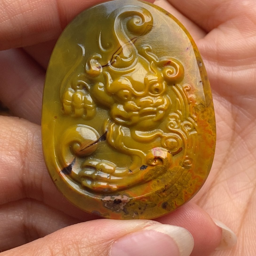 玛瑙/玉髓颈饰未镶嵌战国红