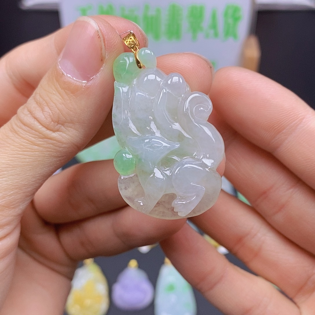 翡翠颈饰18K金镶嵌翡翠