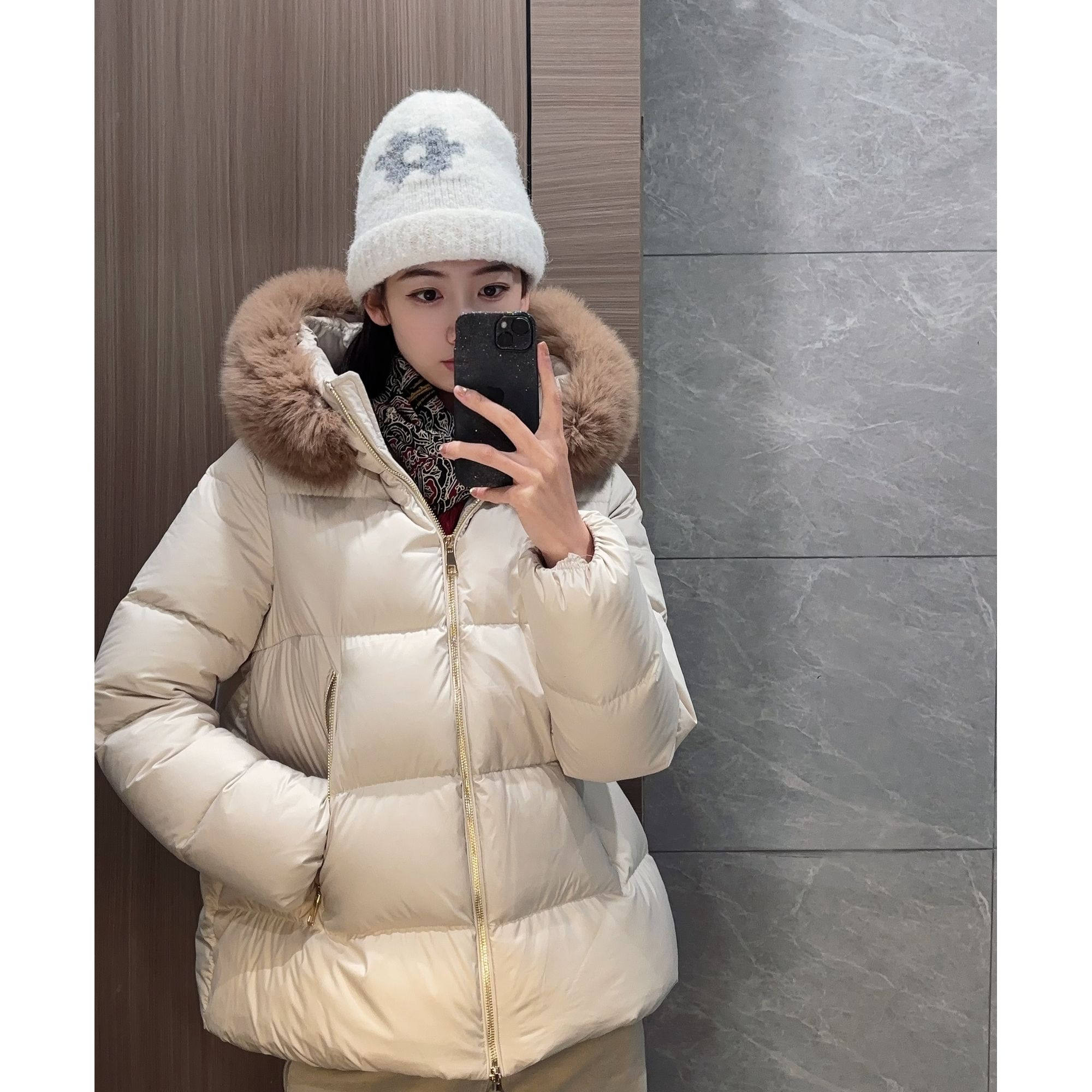 【十六】 娃娃款A版 连帽狐狸毛90鹅绒服 861