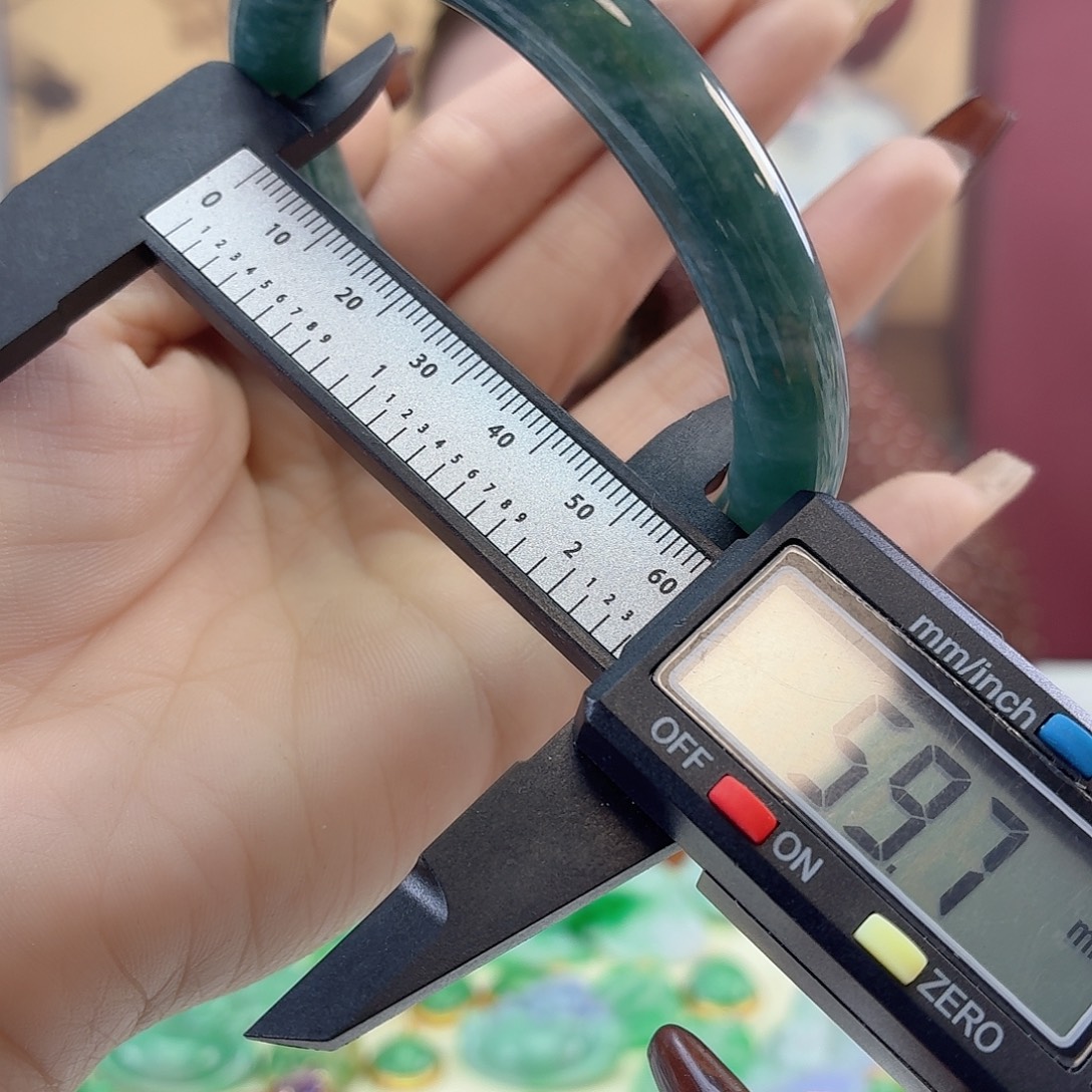 翡翠未镶嵌手镯翡翠