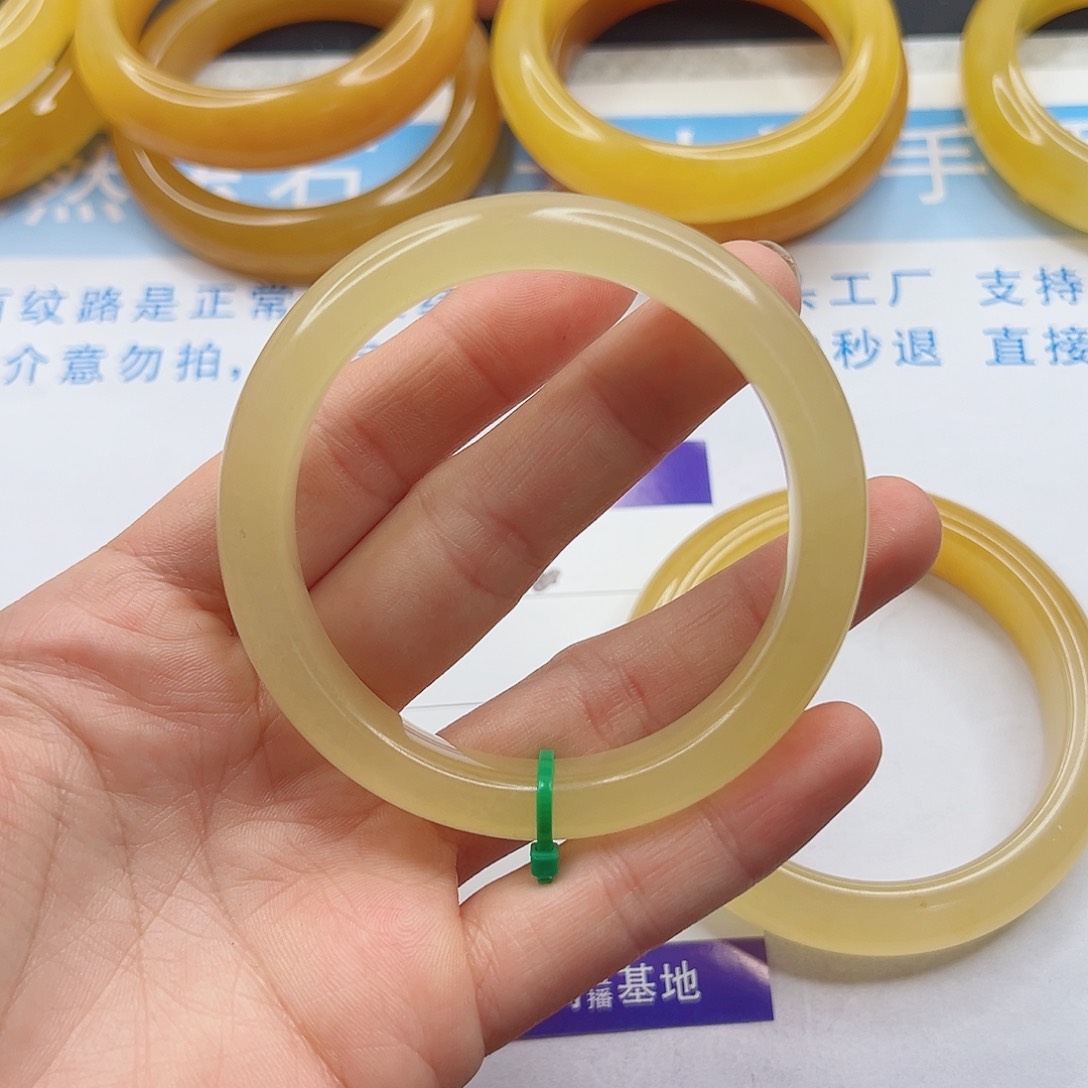 石英质玉手镯未镶嵌432-59