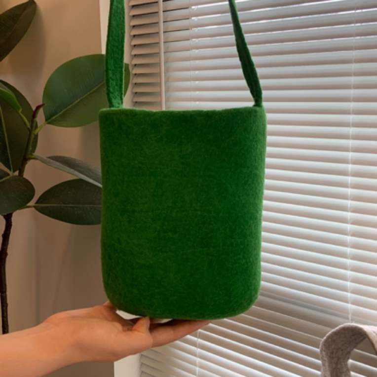 【彩虹水桶】福利 纯色百搭毛毡斜挎包 