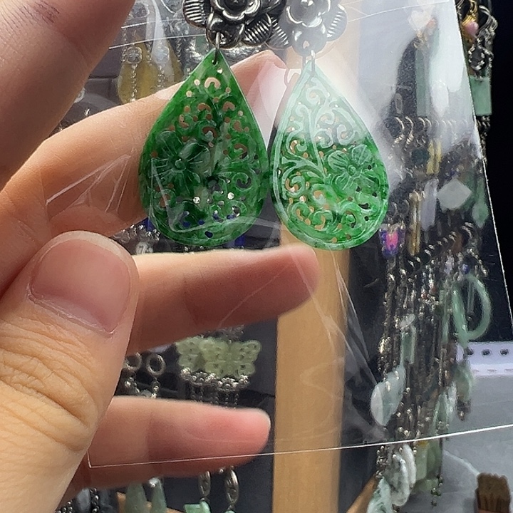 刘***霞银S925镶嵌翡翠耳饰