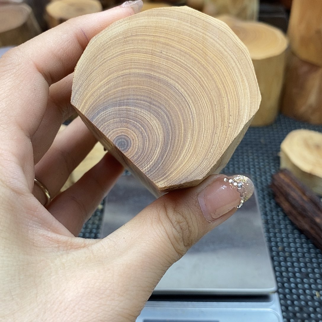 木用****7老山檀香1.5克价木料