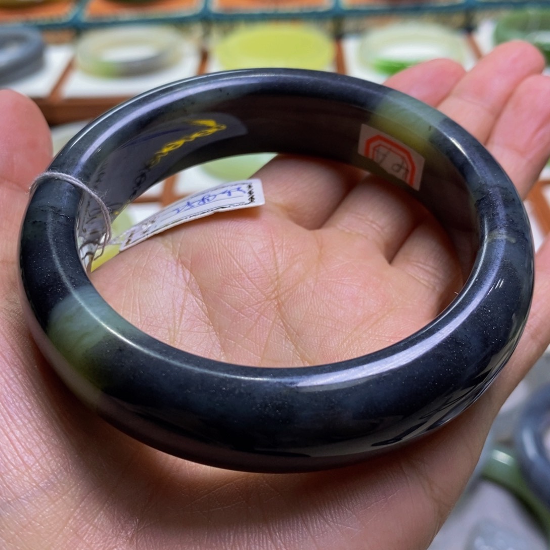 和田玉手镯未镶嵌羊*籽沙枣青60+