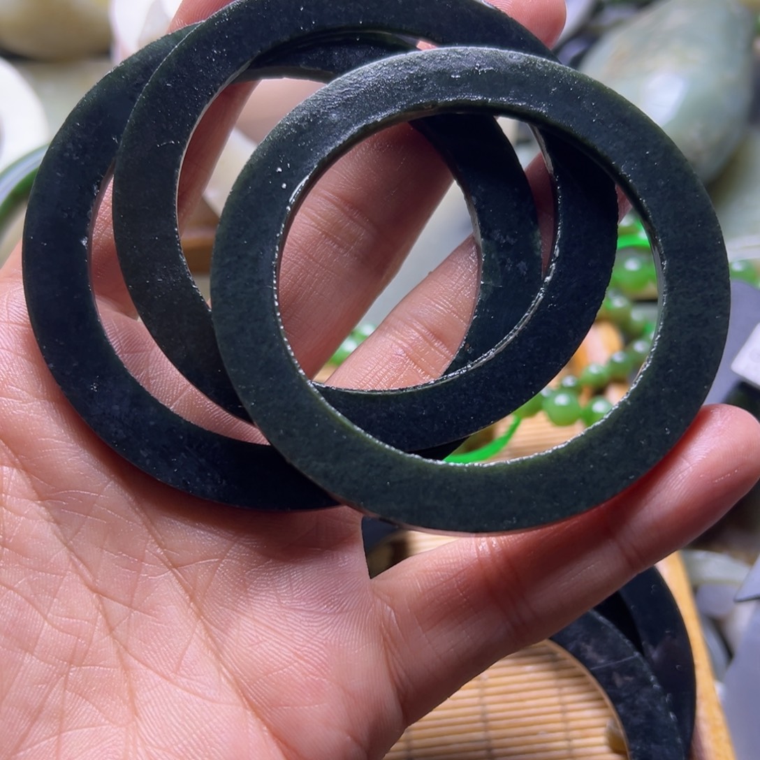 和田玉（糖玉）未镶嵌挂件