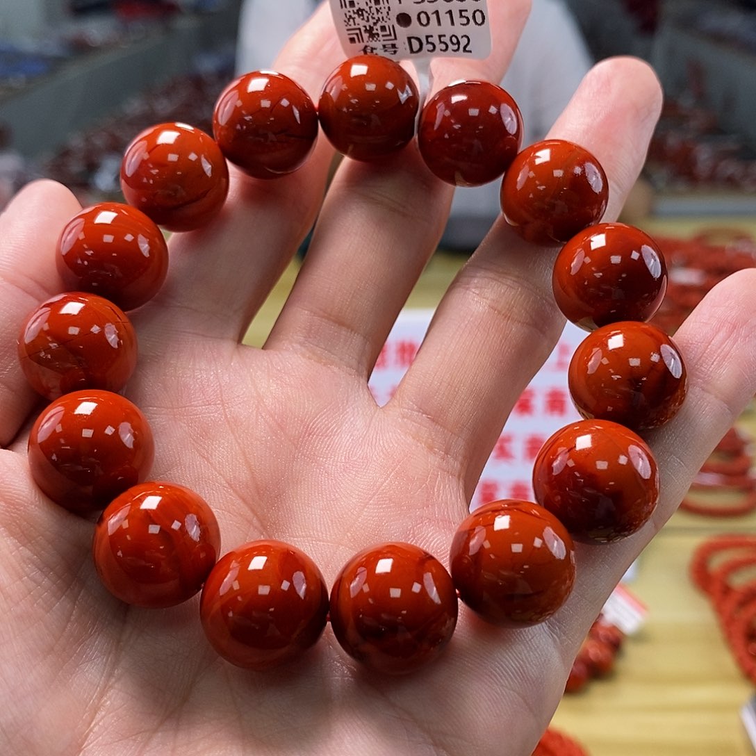 南红玛瑙瓦西云端  15+mm  多样性发一未镶嵌