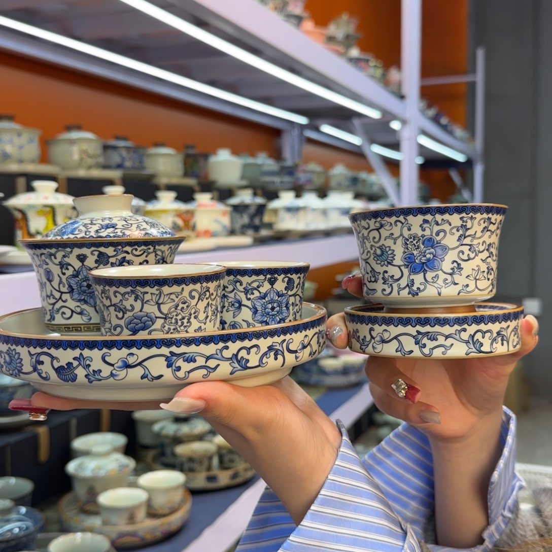 我在外面吃饭呢你在哪