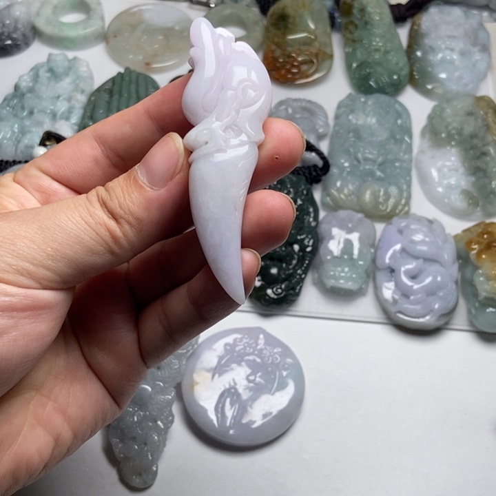 翡翠未镶嵌颈饰龙牙32