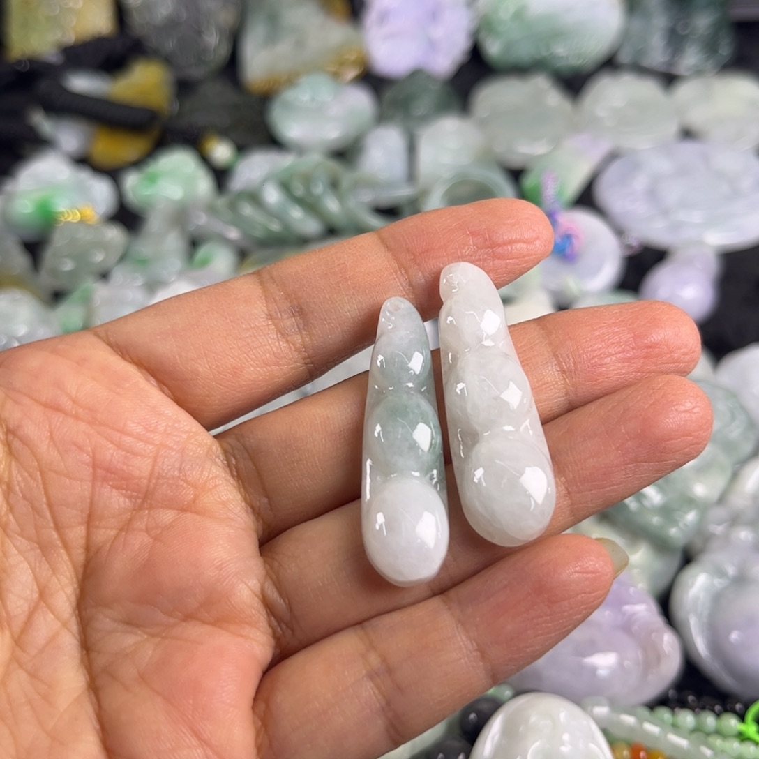翡翠未镶嵌吊坠(不含链)瑕疵
