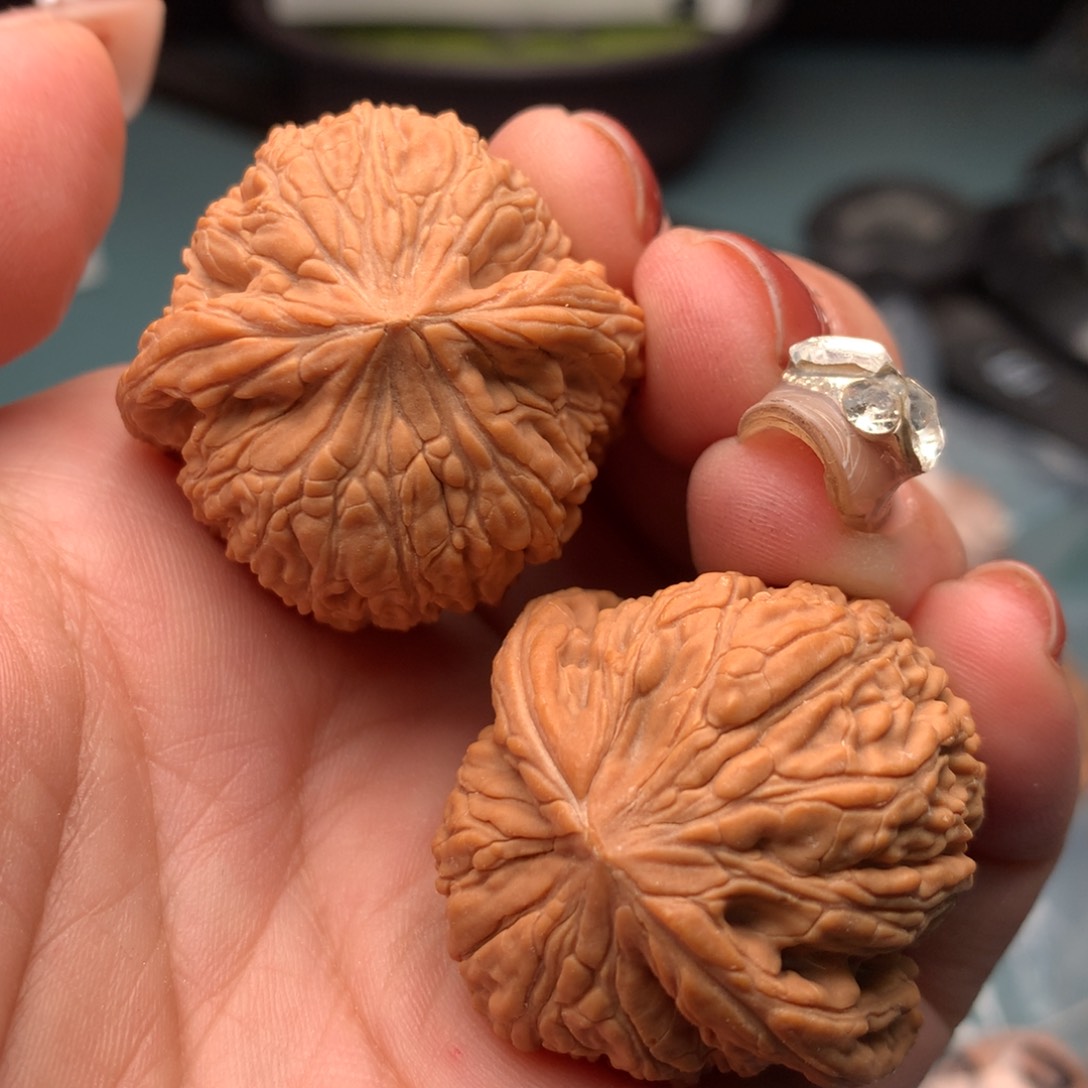 文玩核桃把件任*遥绣球93