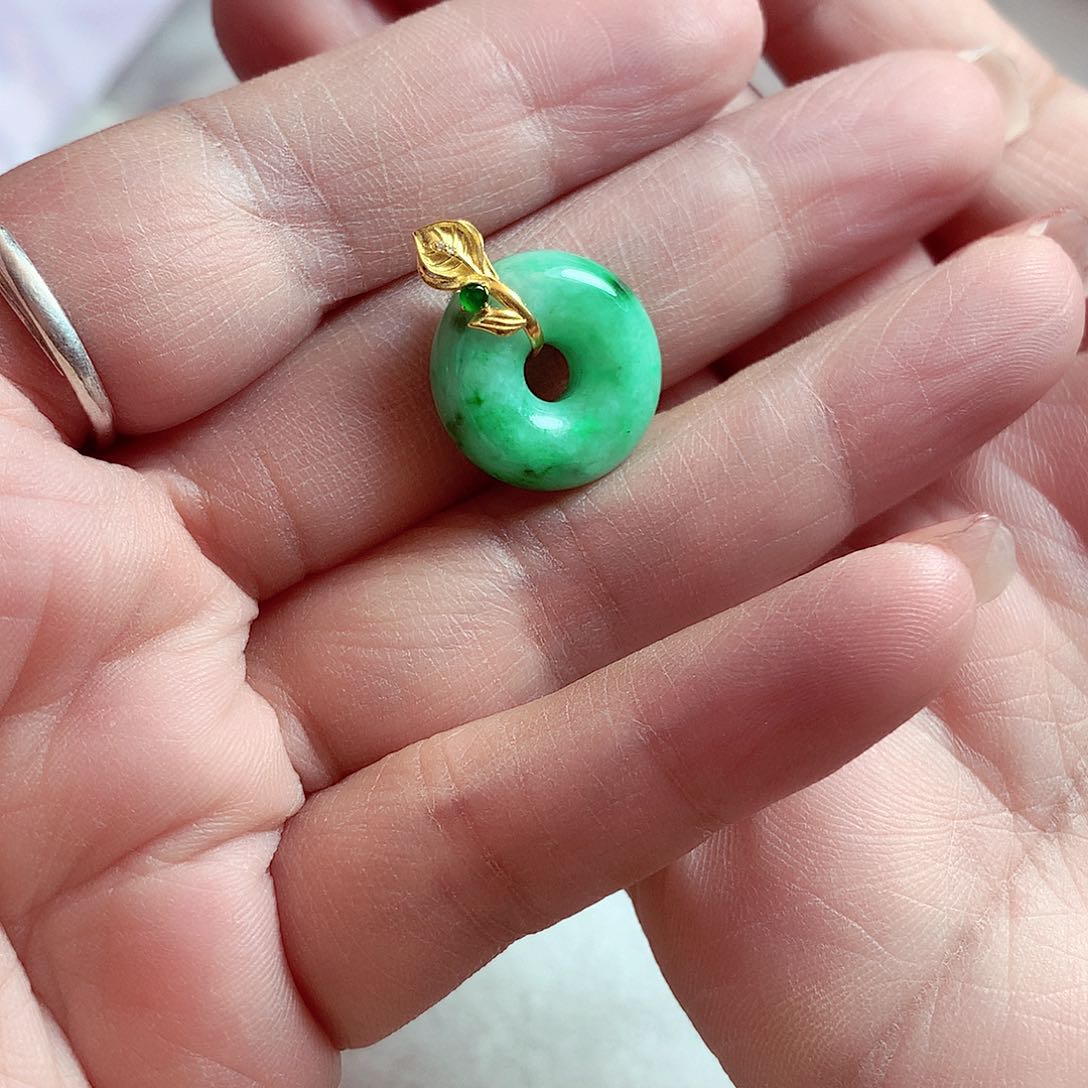 翡翠颈饰18K金镶嵌翡翠