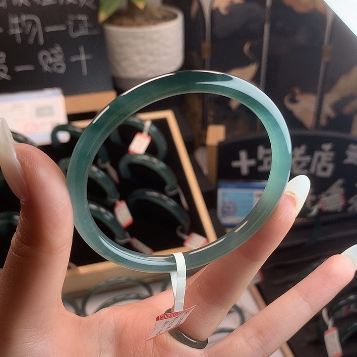 翡翠未镶嵌手镯57圈口