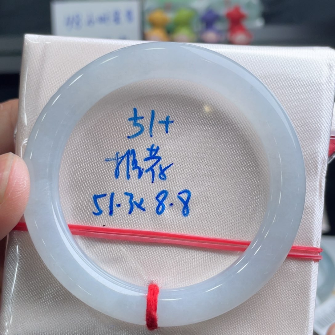翡翠手镯未镶嵌翡翠手镯