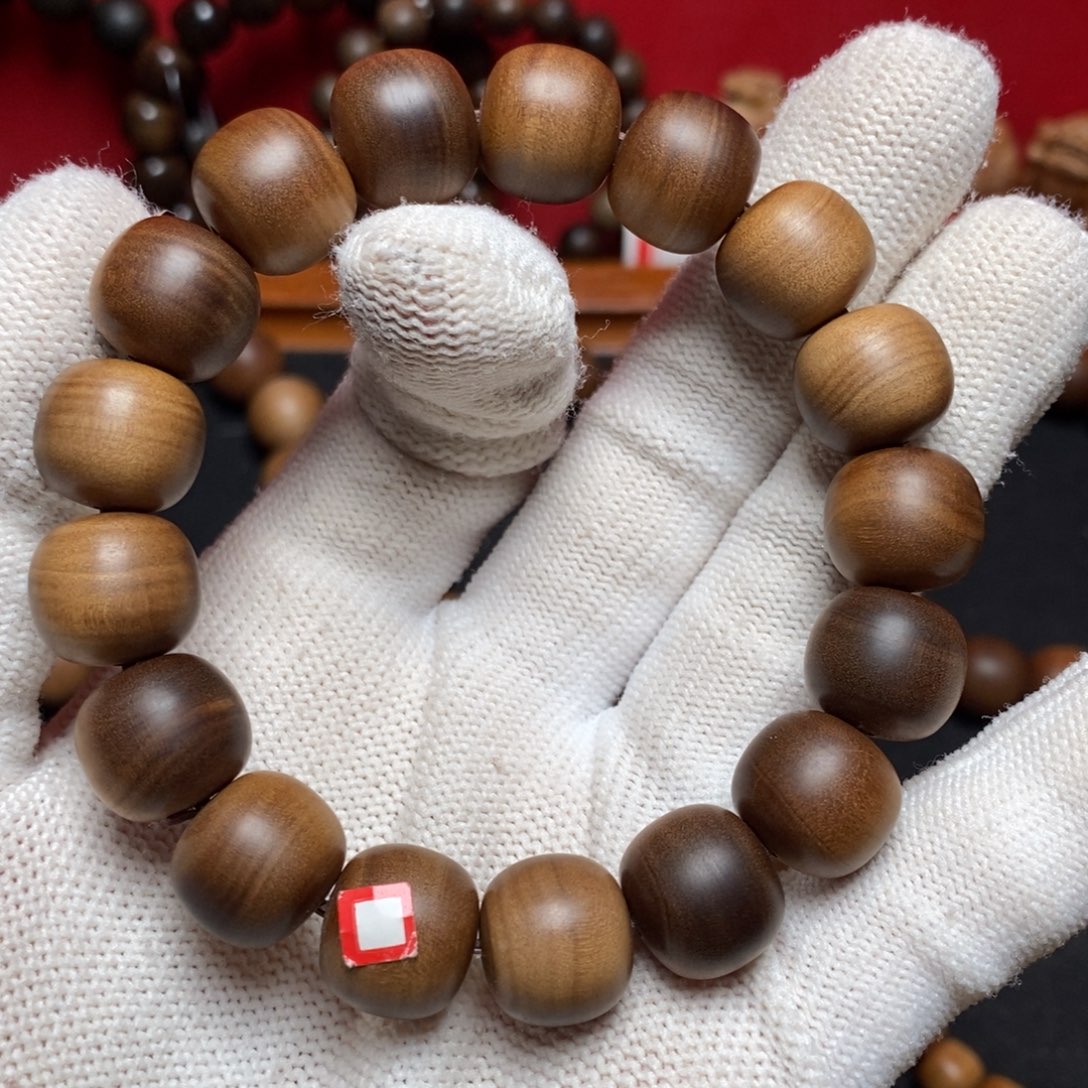 檀香木其他乌*王12*13横纹老山檀香 微瑕体验价