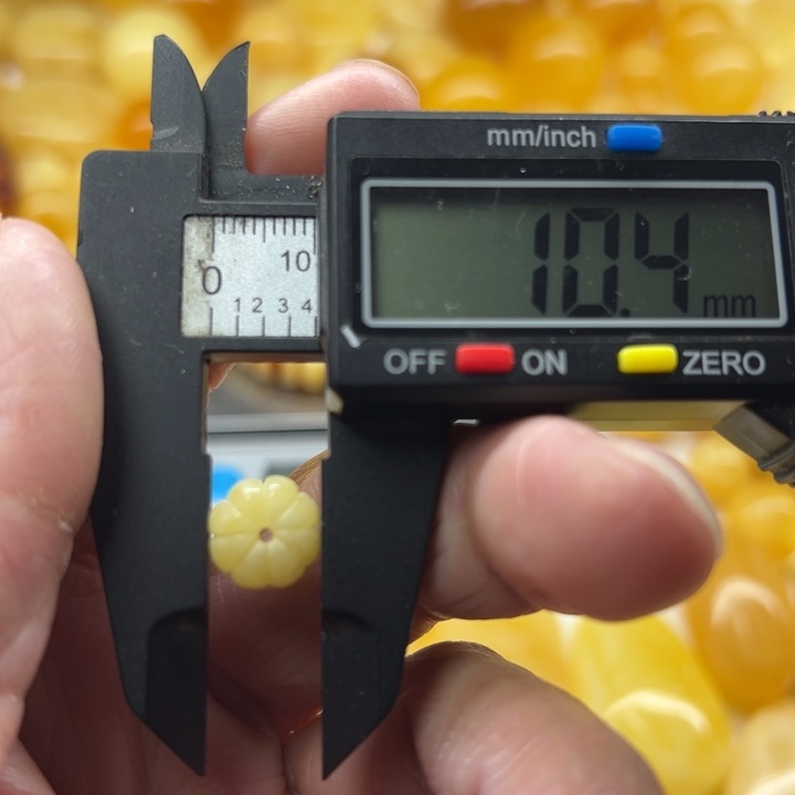 琥珀（矿物珀）未镶嵌裸石