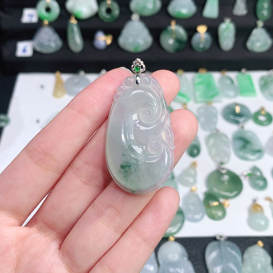 翡翠颈饰未镶嵌翡翠