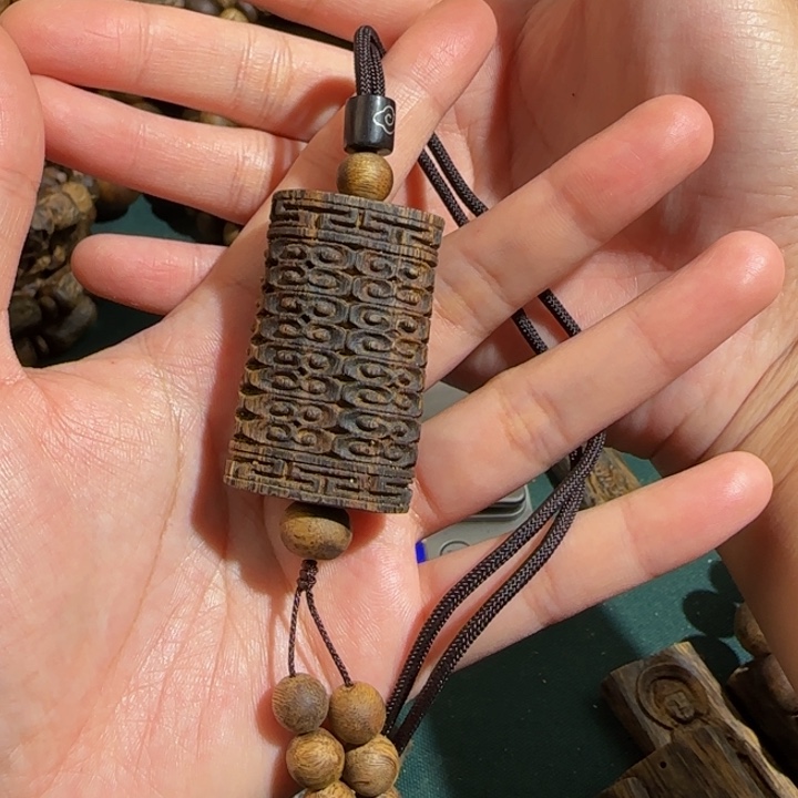 沉香手串雕刻吊坠牌天珠15克