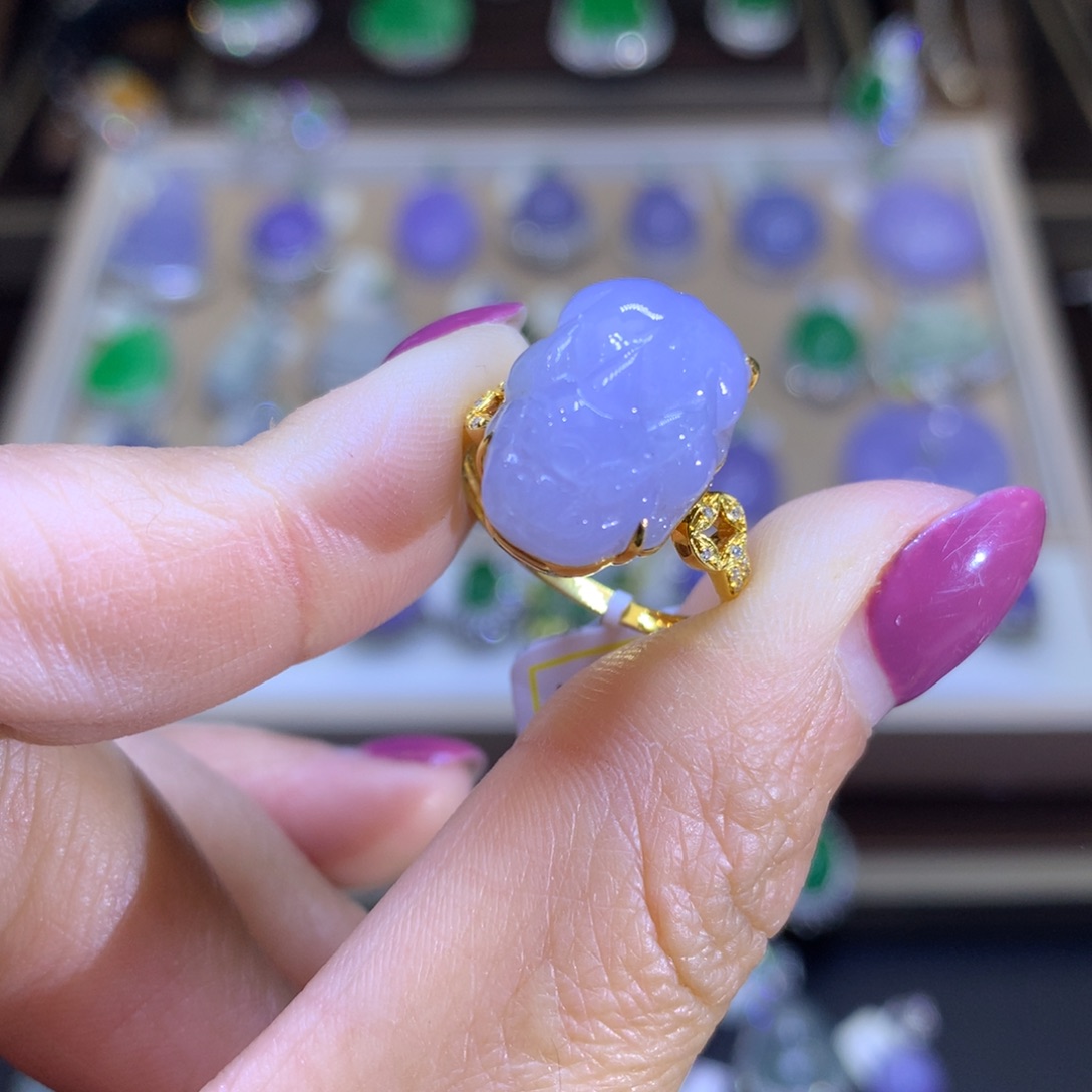 翡翠颈饰18K金镶嵌翡翠