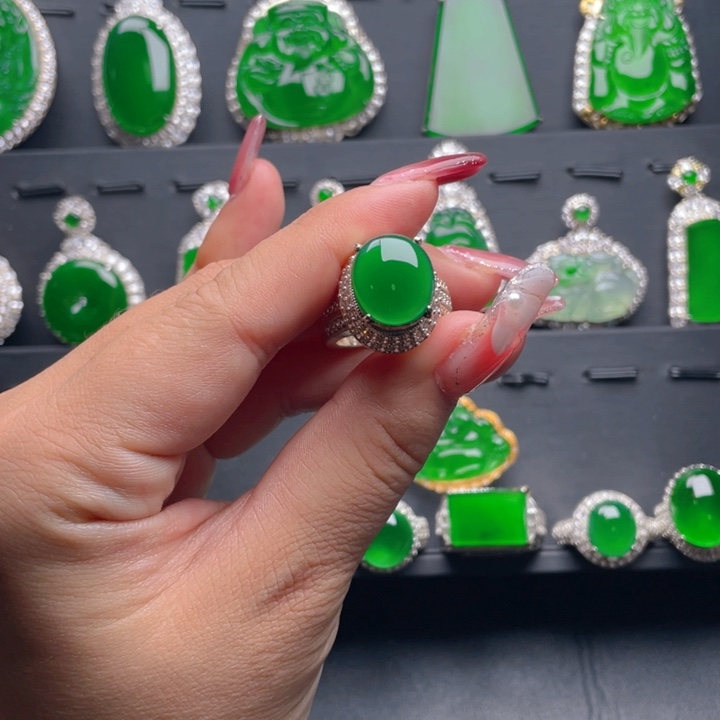 翡翠戒指未镶嵌翡翠戒指