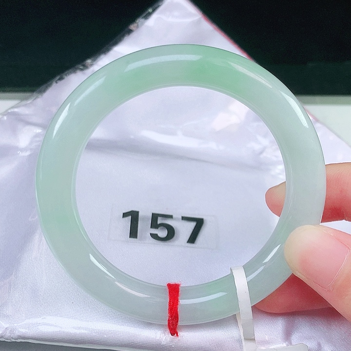 翡翠未镶嵌手镯（圆镯）翡翠手镯