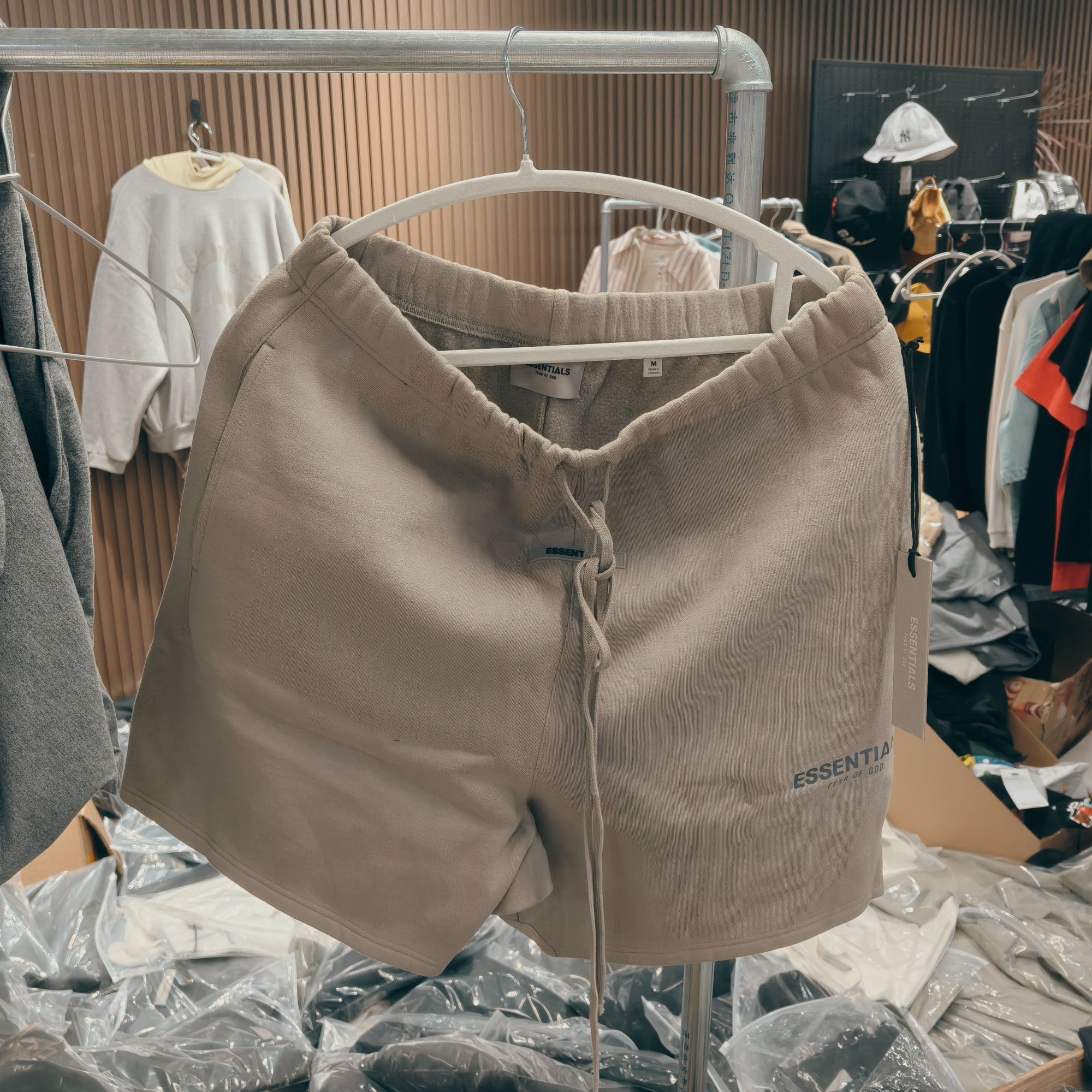 ess 灰色短裤  2505240202C