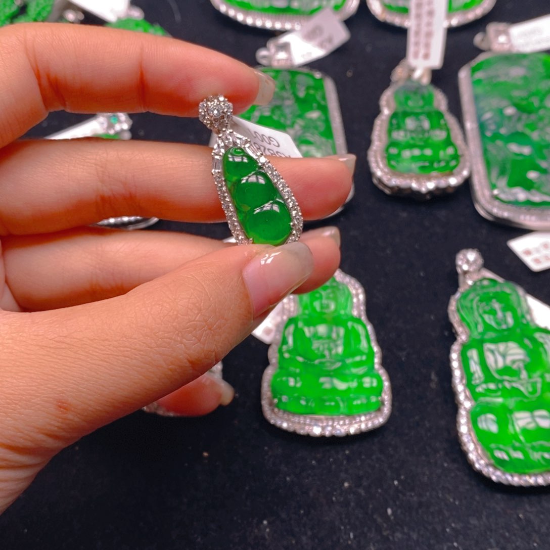 翡翠颈饰银S925镶嵌88888888888