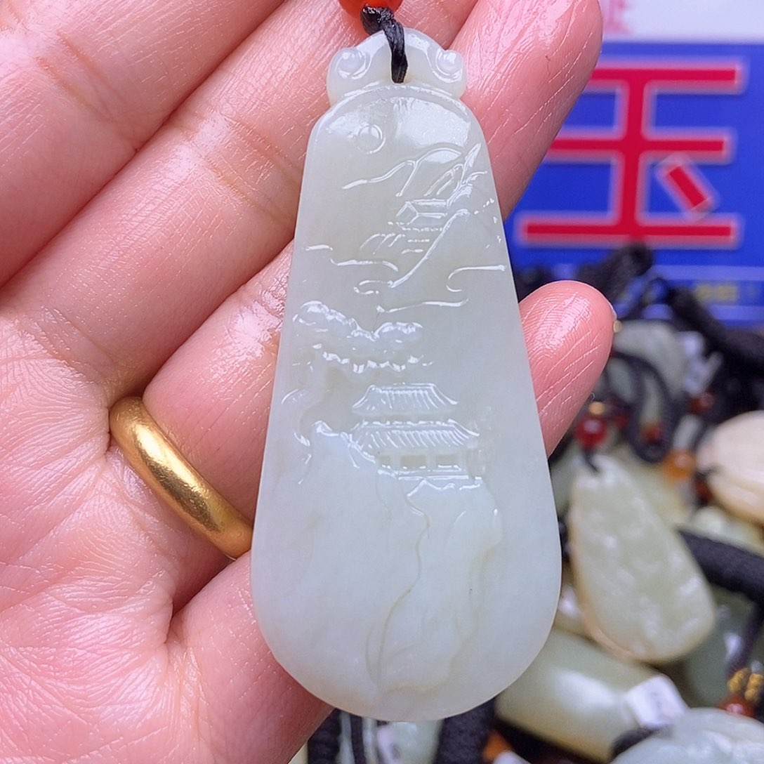 颈饰未镶嵌和田玉