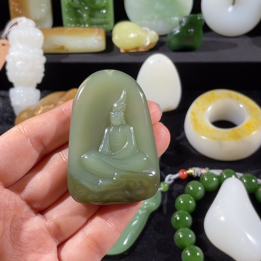 和田玉未镶嵌颈饰