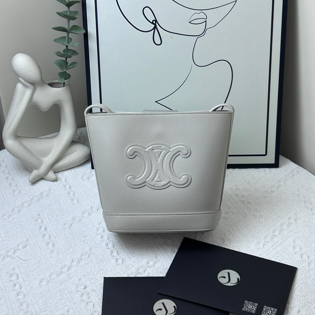 95新 Celine/思琳 斜挎水桶包白 22年 编码模糊/JW7352