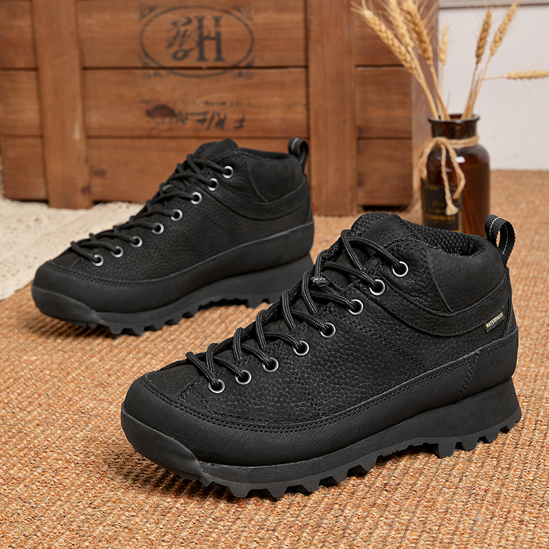 0磨合徒步登山防水防滑男女款登山靴