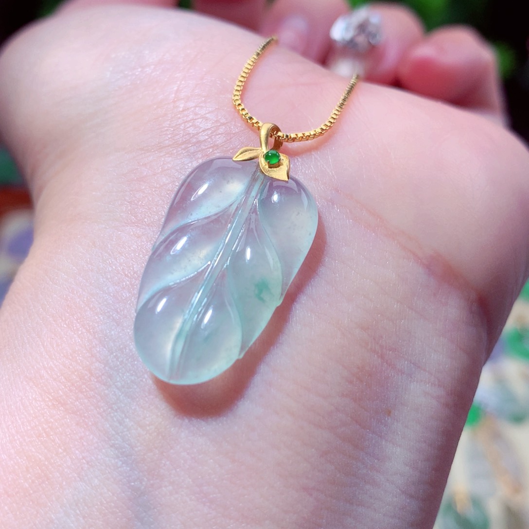 翡翠吊坠(不含链)18K金镶嵌