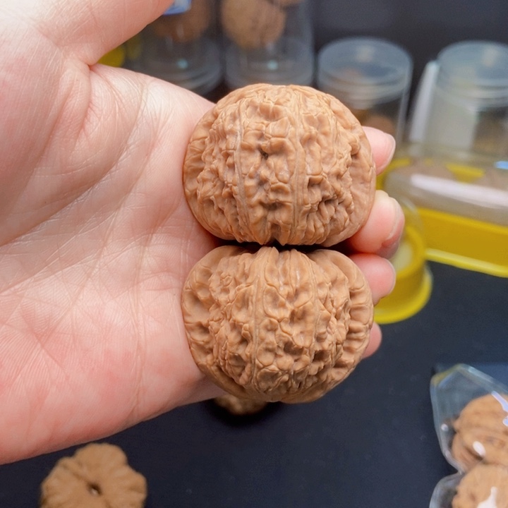 文玩核桃吊坠白狮子41