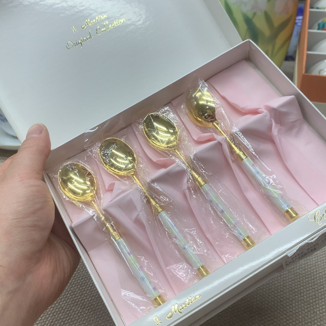 青子海外瓷器保真雨*