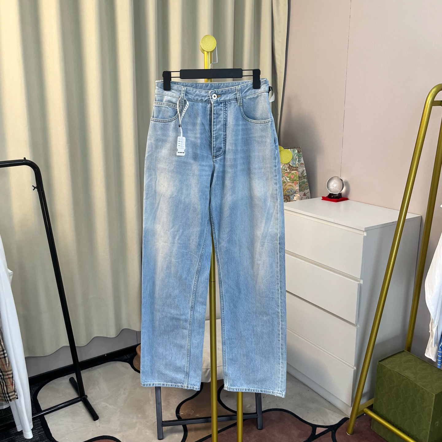 99新 BOTTEGA VENETA/葆蝶家 浅蓝色皮牌牛仔长裤 36码 