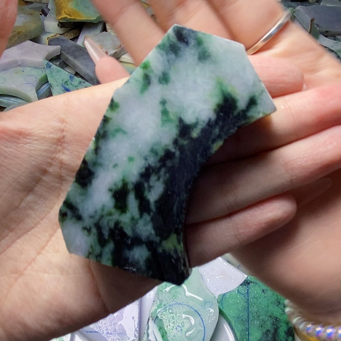 颈饰未镶嵌翡翠翡翠