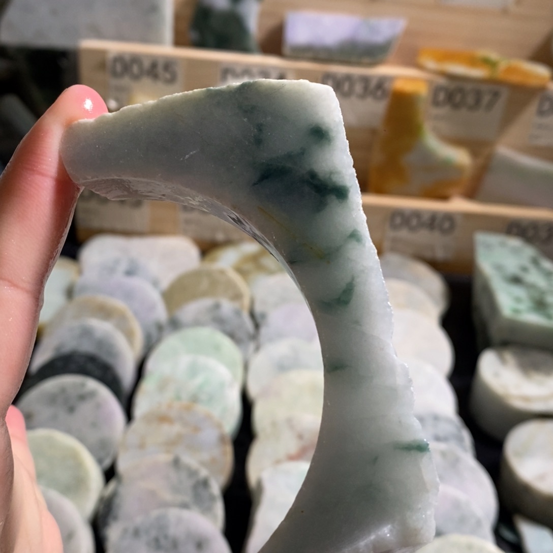 颈饰未镶嵌翡翠天然翡翠