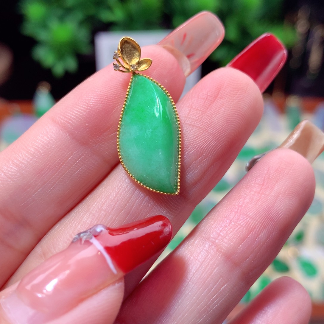 翡翠吊坠(不含链)18K金镶嵌