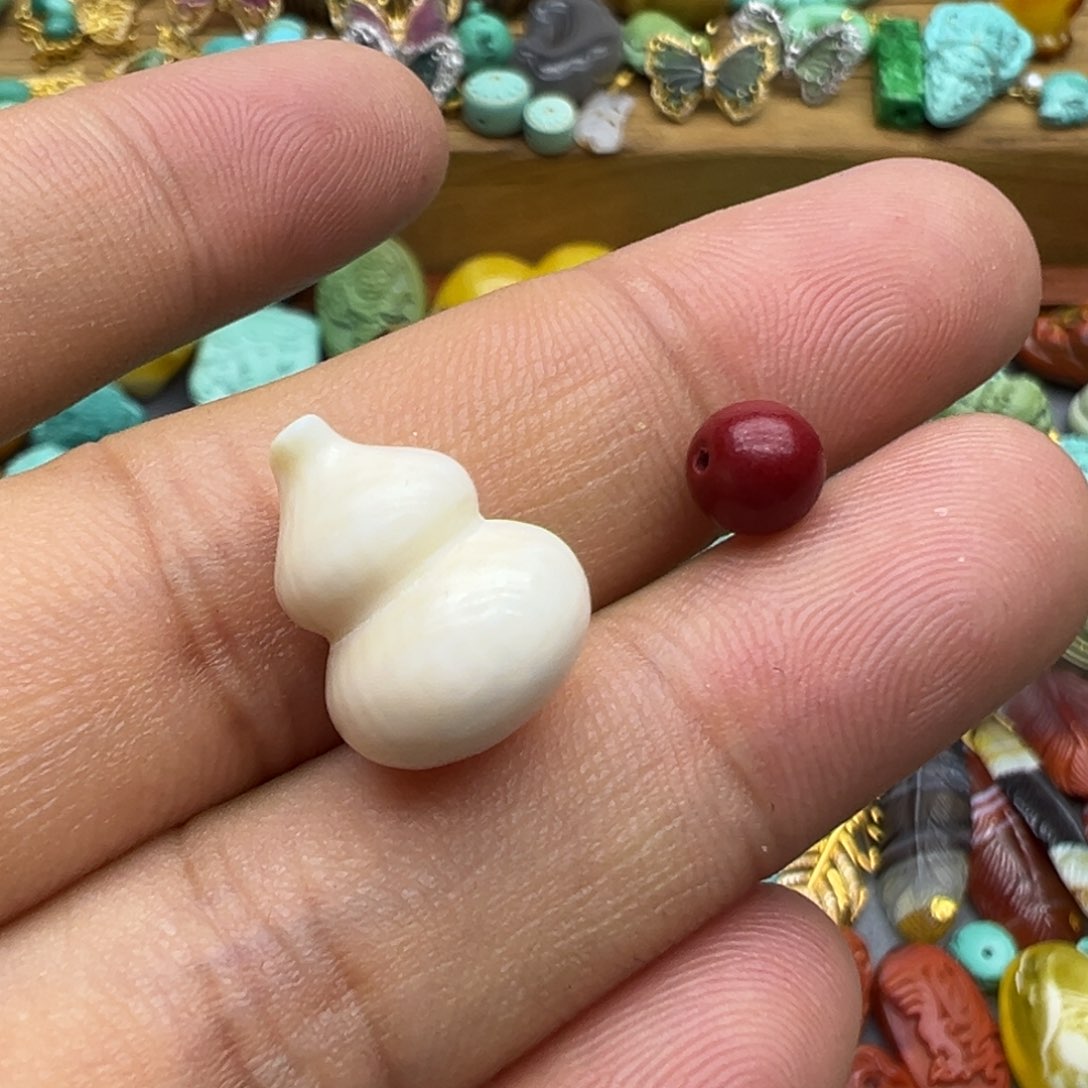 南红玛瑙颈饰未镶嵌