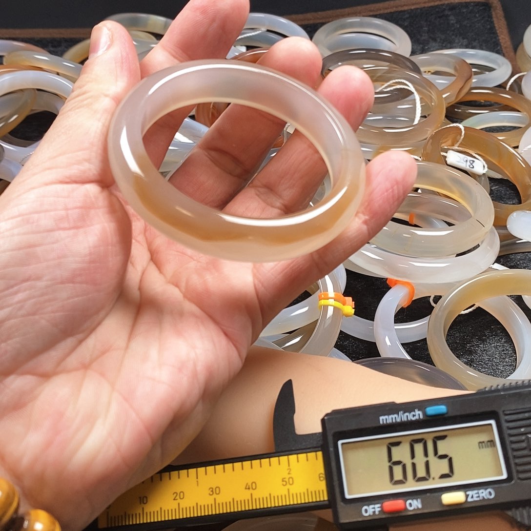 玛瑙/玉髓手镯未镶嵌