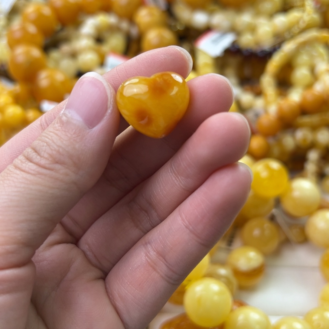 琥珀珠宝奇石未镶嵌