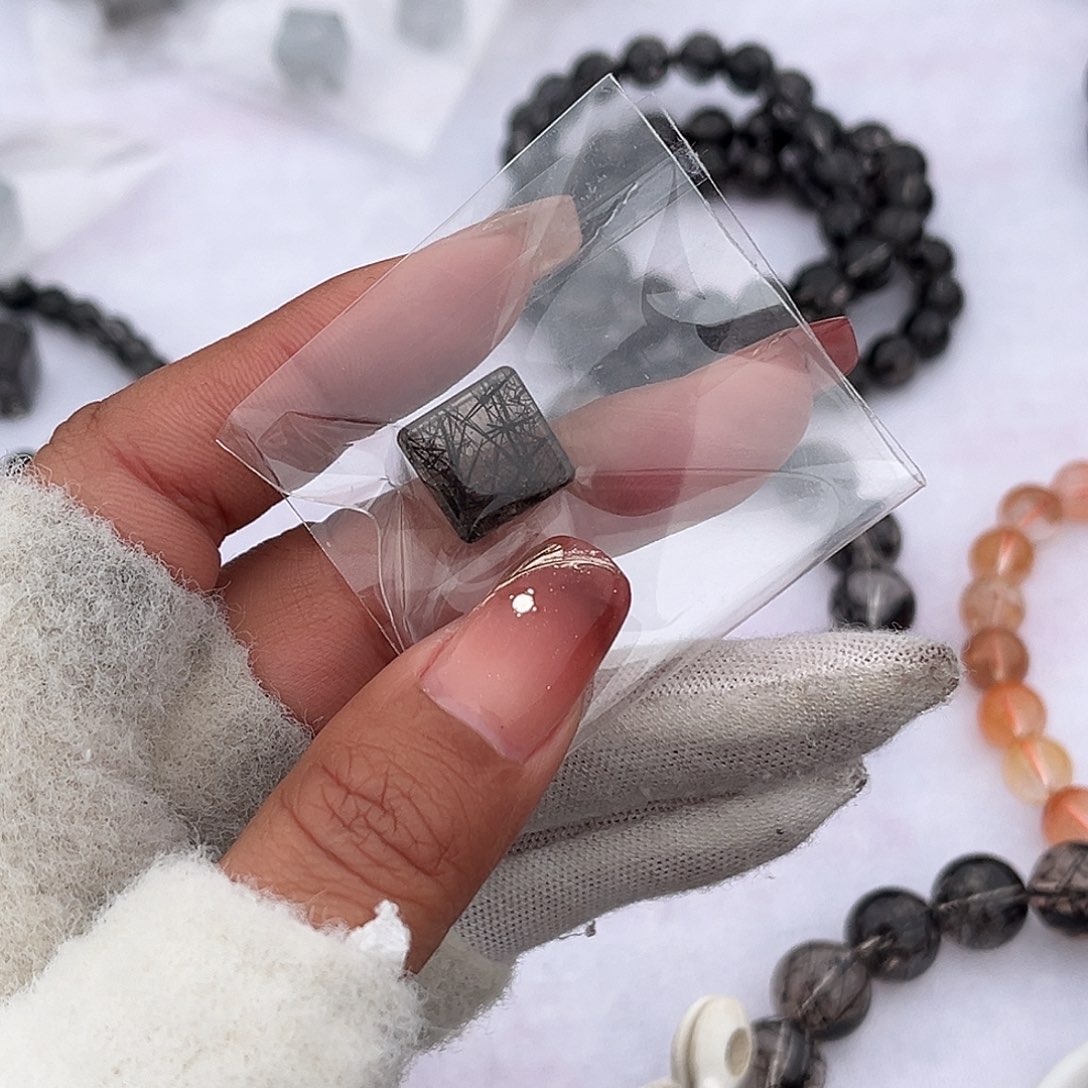 水晶手链未镶嵌大*卉黑发