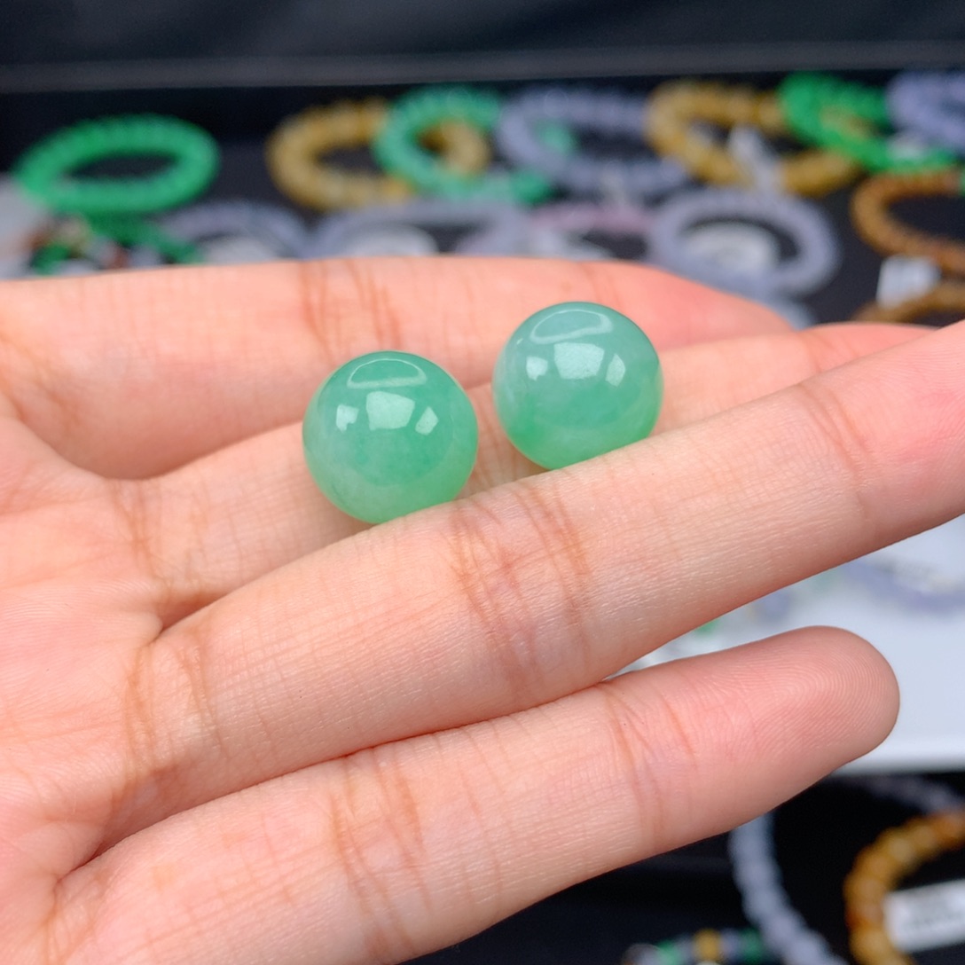 翡翠手链未镶嵌卡