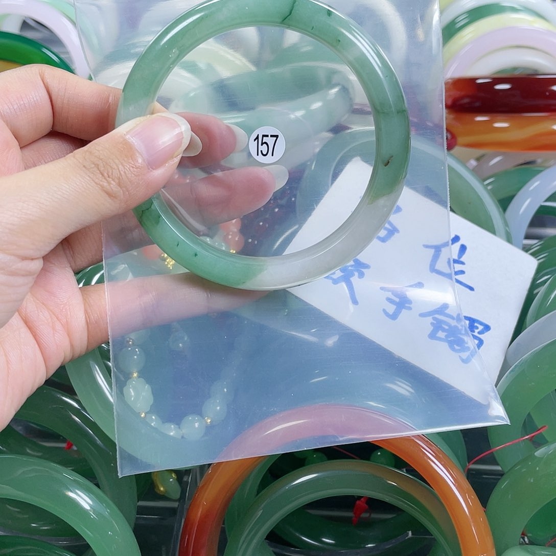 石英质玉手镯未镶嵌62