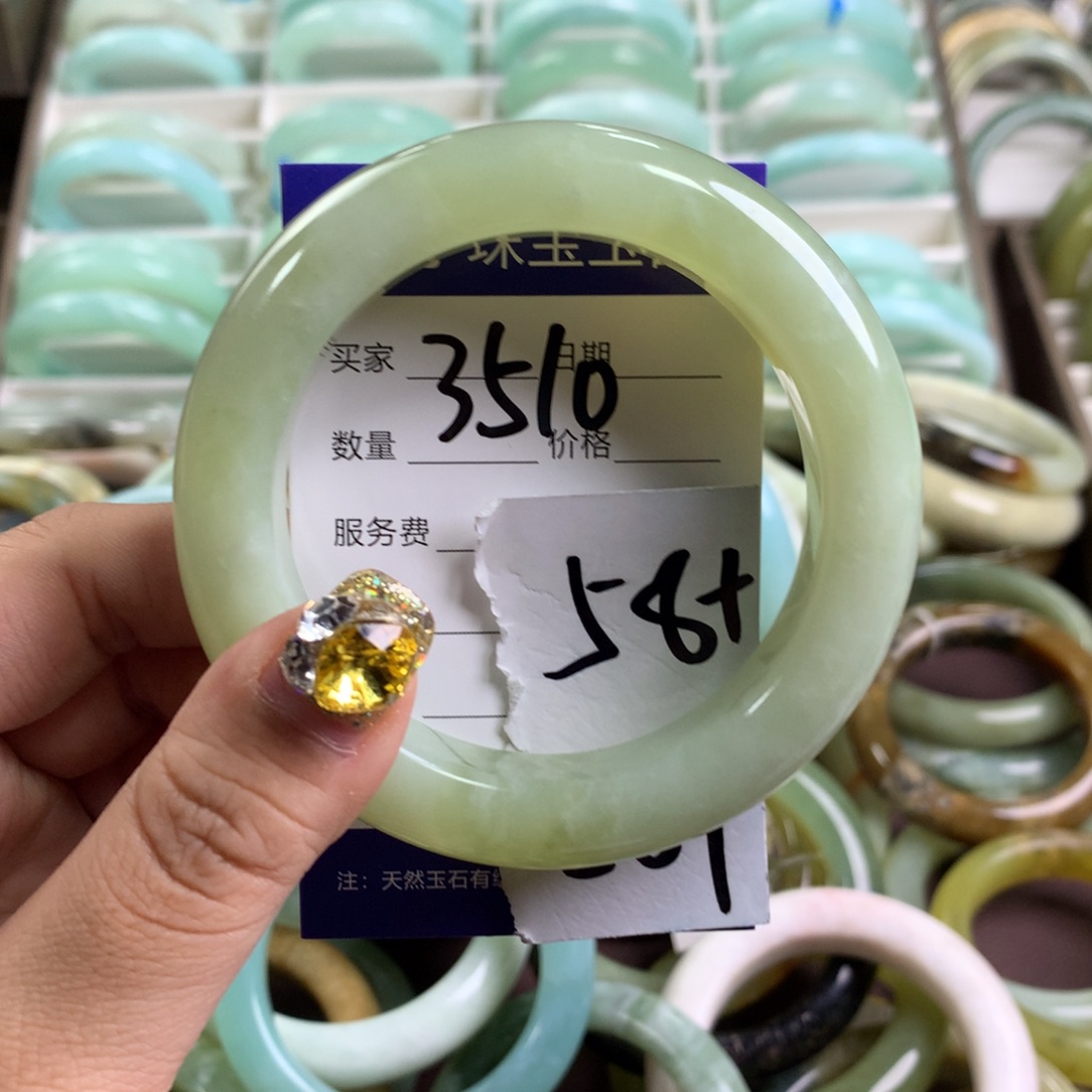 蛇纹石玉手镯未镶嵌3510