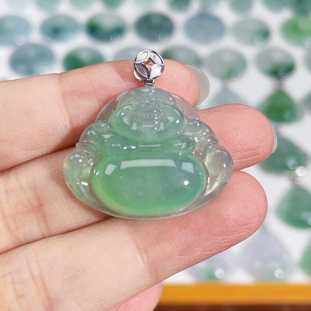 颈饰18K金镶嵌翡翠吊坠