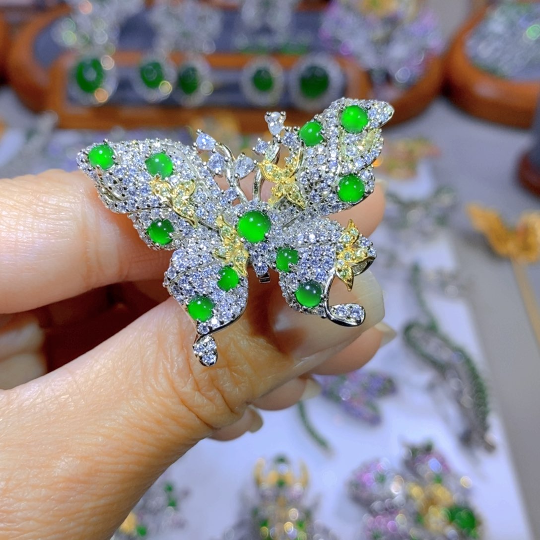 翡翠颈饰银S925镶嵌天然翡翠