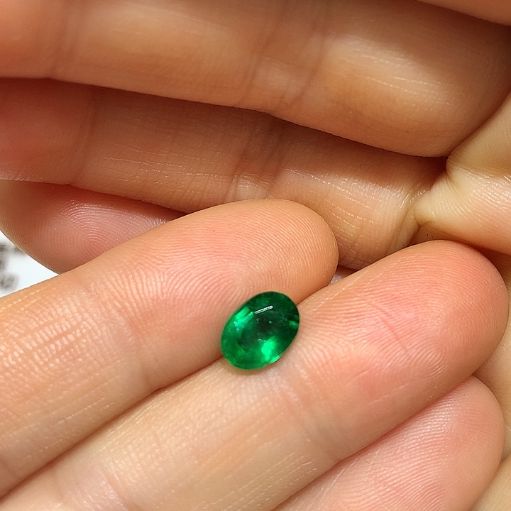 祖母绿裸石未镶嵌