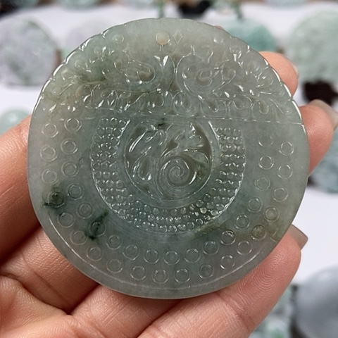 翡翠颈饰未镶嵌福牌福利